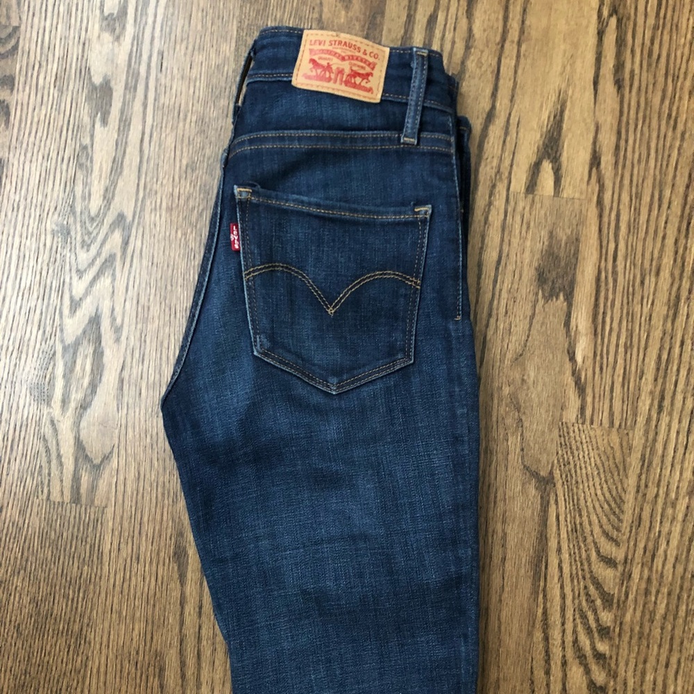 Levi’s Jeans Size 24 Style 721 High Rise